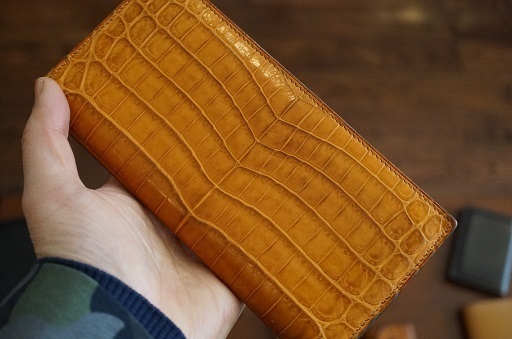 万双のクロコダイル製品レビュー: Mのブツ欲日記