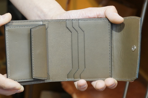 万双 「クロコダイル 被せ型財布」予約販売開始: Mのブツ欲日記 万双 「クロコダイル 被せ型財布」予約販売開始: Mのブツ欲日記